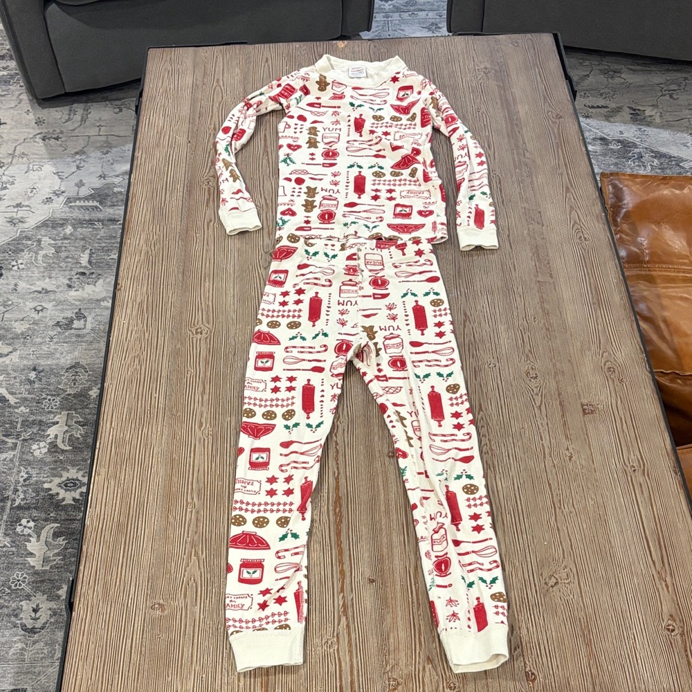 Hanna Andersson Cream and Red Kids pajama set. Baking